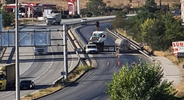 Kastamonuda iki tır çarpıştı: 1 yaralı