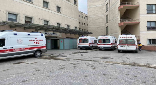 Kayıkla açıldıkları göle giren şahıs boğulma tehlikesi geçirdi