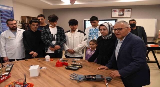 KAYMEK, “Projen ile gel sloganıyla Teknofest gençliği yetiştiriyor