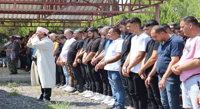 Kazada vefat eden 7 kişiden 5i İzmirde toprağa verildi