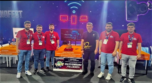 KBÜ PhotonX Takımı TEKNOFESTte En İyi Girişim Ödülünü aldı