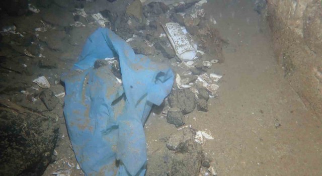 Keban Baraj Gölündeki kirlilik su altı kamerası ile görüntülendi