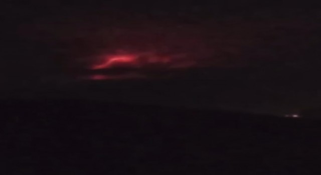 Kocaelide elektrik fırtınası geceyi aydınlattı