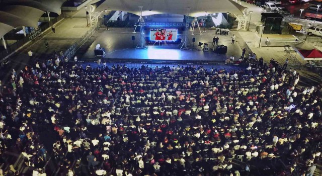 Küçükçekmeceliler şampiyon için tek yürek oldu