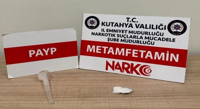 Kütahyada durdurulan araçta uyuşturucu ele geçirildi
