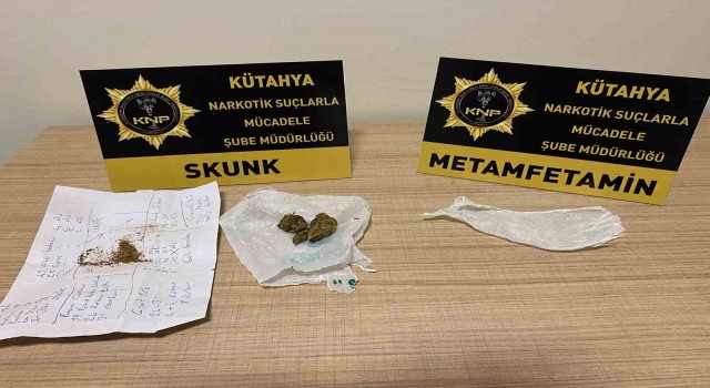 Kütahyada durdurulan bir araçta uyuşturucu madde ele geçirildi