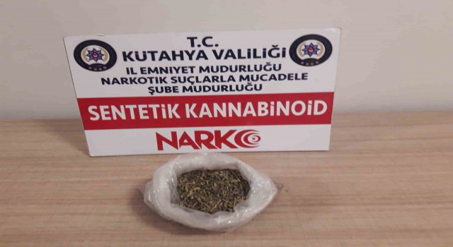 Kütahyada uyuşturucu operasyonunda 3 zanlı yakalandı