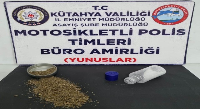 Kütahyada Yunus Timlerince 2 kişinin üzerinde uyuşturucu ele geçirildi