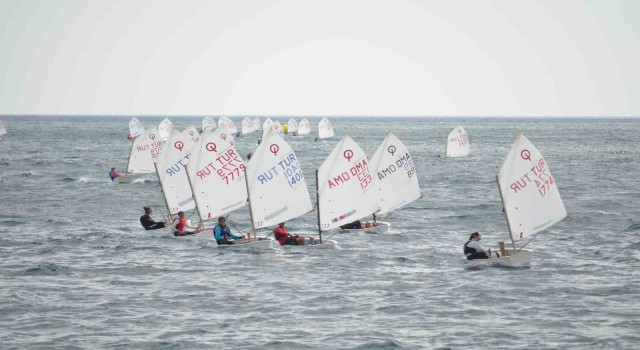 Marmara Denizinde 5 ülkenin katılımıyla yelken yarışları başladı