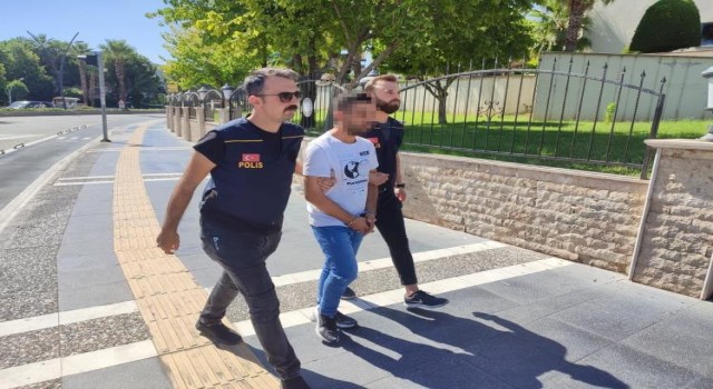 Marmariste 12 düzensiz göçmeni kaçırmaya çalışan şüpheli tutuklandı