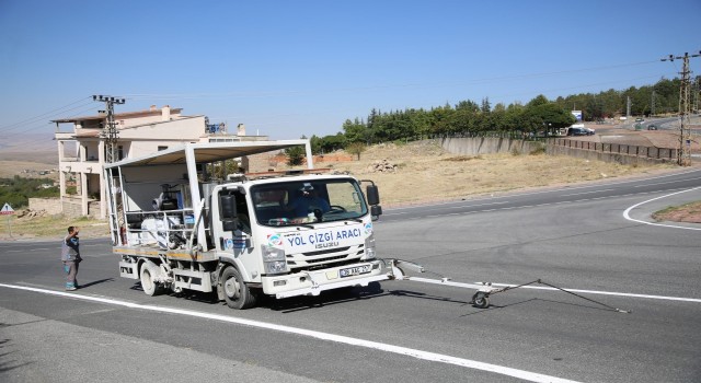 Melikgazi, Yolların Güvenliği İçin Çizgi Çalışması Yapıyor