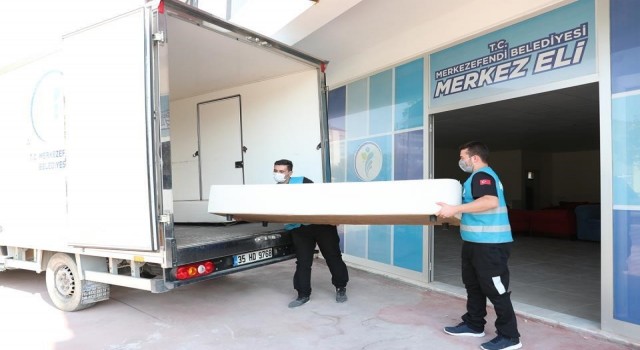Merkezefendide ihtiyaç sahiplerine ev eşyası yardımı