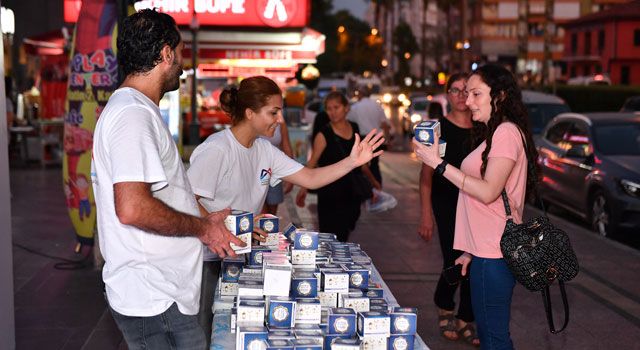 Mersin Büyükşehir Belediyesi, 15 bin kandil simidi dağıttı
