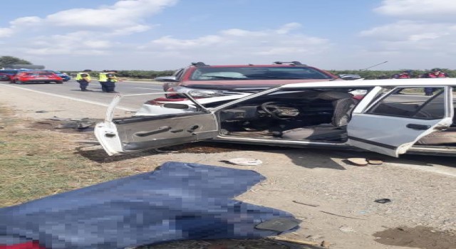 Mersinde feci kaza: 2 ölü, 3 yaralı