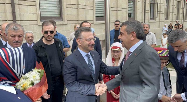 Milli Eğitim Bakanı Yusuf Tekin Eskişehire geldi