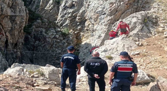 Morca Mağarasında bin metre derinlikte rahatsızlanan ABDli dağcı ile ilgili çalışma sürüyor