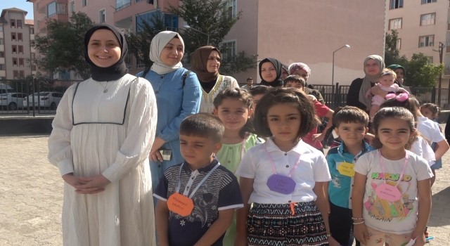 Muşta 18 bin öğrenci için ilk ders zili çaldı