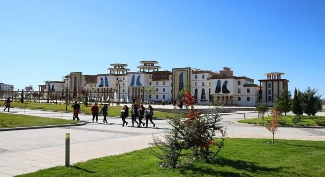 NEVÜden öğrencilere yönelik ‘Kariyer Merkezi Öğrenci Destek Ofisi hizmeti