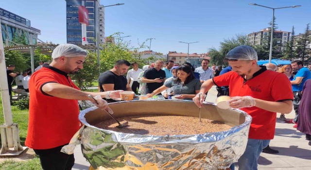 Niğde Barosundan aşure ikramı