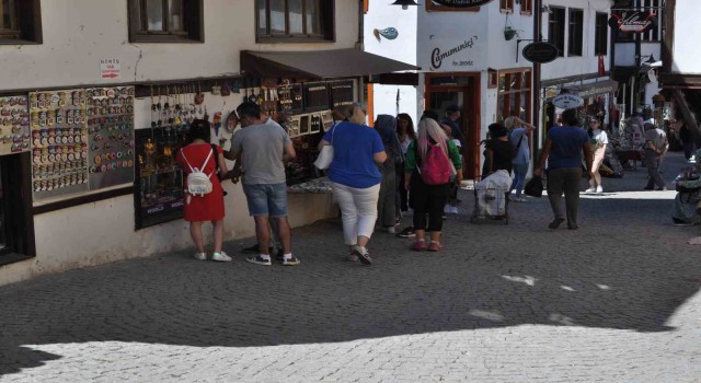 Odunpazarı esnafı turistlerin ilgisinden memnun