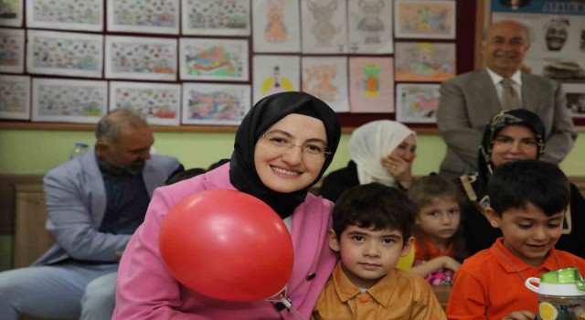 Okula yeni başlayan miniklerin çantaları Akyurt Belediyesinden