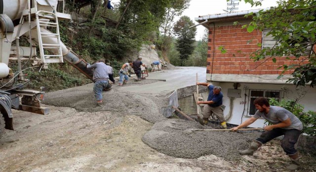 Ordu Büyükşehir, beton yol çalışmalarını sürdürüyor