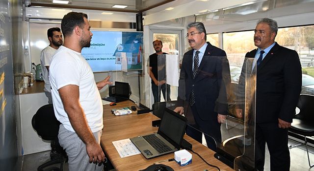Osmaniye Valisi Yılmaz, "Yerinde Dönüşüm" Gezici Tırı'nı ziyaret etti