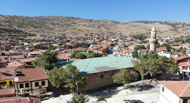 (ÖZEL) 40 adet ahşap direk üzerine çivi çakılmadan yapılan Ulu Cami UNESCOnun Dünya Miras Listesinde