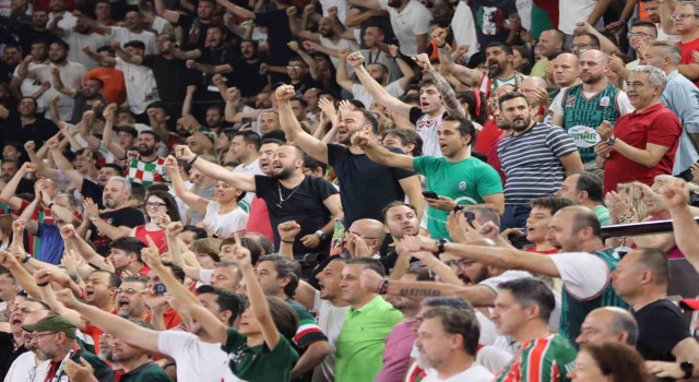 P. Karşıyakanın basketbol kombineleri satışa çıkıyor
