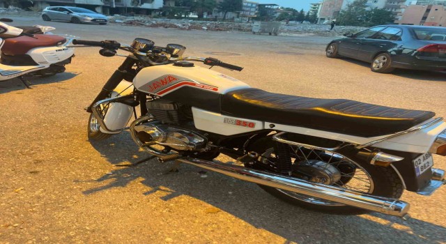 Park halindeki motosiklet çalındı