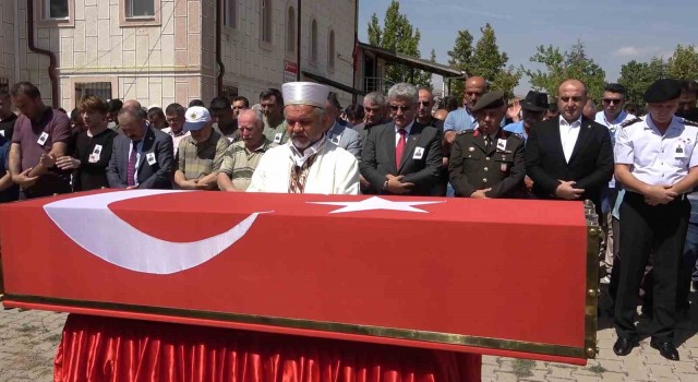 Piyade Uzman Çavuş Korkmazın cenazesi Kırıkkalede toprağa verildi