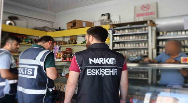 Polis ekipleri okul çevrelerinde denetimi arttırdı