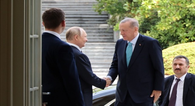 Putin, Cumhurbaşkanı Erdoğanı kapıda karşıladı