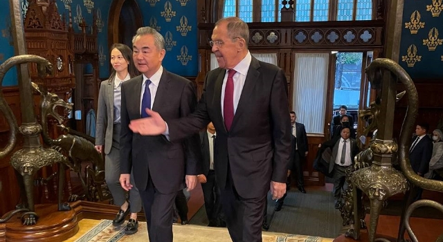 Rusya Dışişleri Bakanı Lavrov, Çin Dışişleri Bakanı Wang ile bir araya geldi