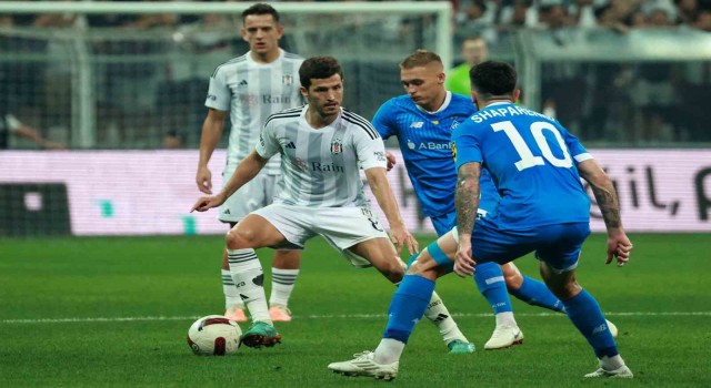 Salih Uçan, Süper Ligde haftanın merkez orta oyuncusu seçildi