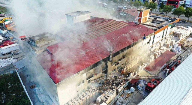 Samsunda fabrika yangını kontrol altına alındı