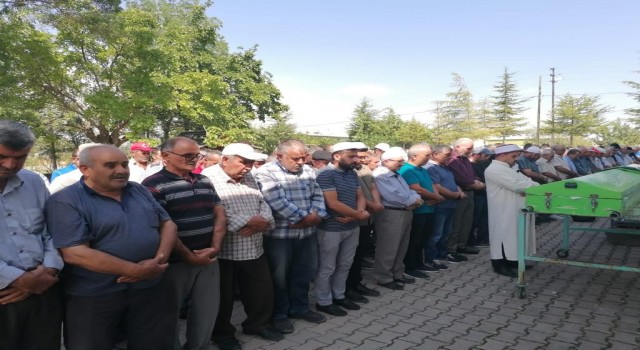Selde hayatını kaybeden çift son yolculuğuna uğurlandı