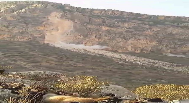 Siirtteki deprem bir çobanın cep telefonuyla görüntülendi