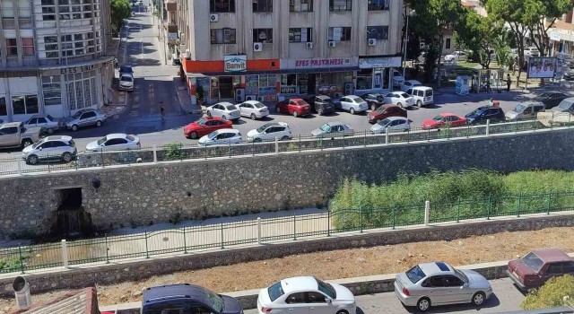 Söke Çayı temizliği CHP ve Ak Partiyi karşı karşıya getirdi