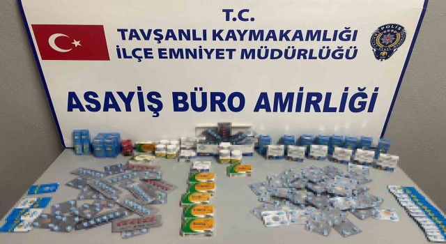 Tavşanlıda pazardaki tezgahta satışı yasak ilaçlar ele geçirildi