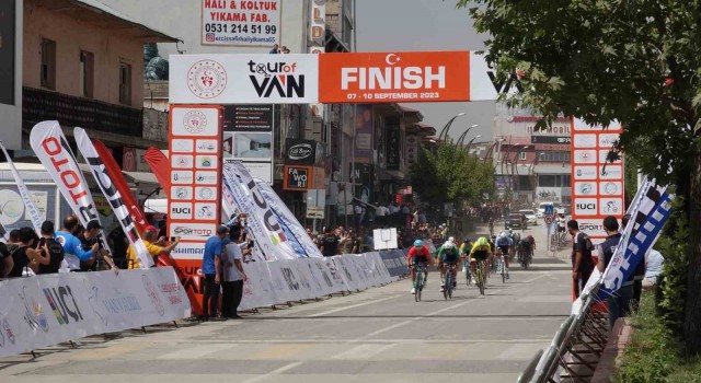 Tour of Van Uluslararası Bisiklet Yarışının Erciş etabı tamamlandı