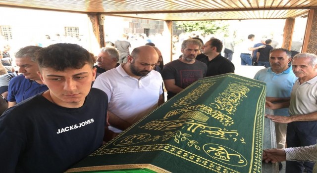 Ünal Topçu son yolculuğuna uğurlandı
