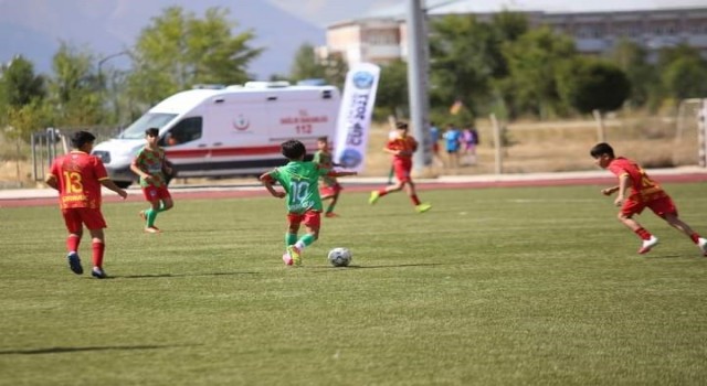 UYAFA Ağrı Dağı Cup Futbol Turnuvasının şampiyonu Diyarbakır oldu