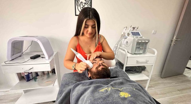 Uzmanından uyarı: Güneş ışınları ciltte yaşlanmaya neden olabilir
