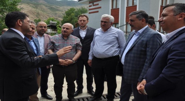 Vali Çiftçiye tarım ve hayvancılık sunumu