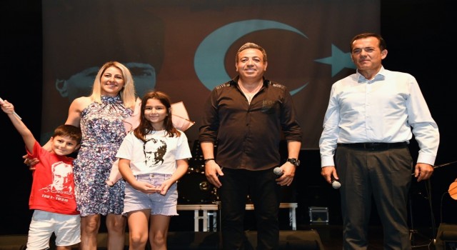 Yenişehir Belediyesi Sunay Akın ve Ali Altayı Mersinlilerle buluşturdu