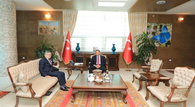 Yerel Gazeteciler Derneğinden Vali Karaömeroğlu'na ziyaret