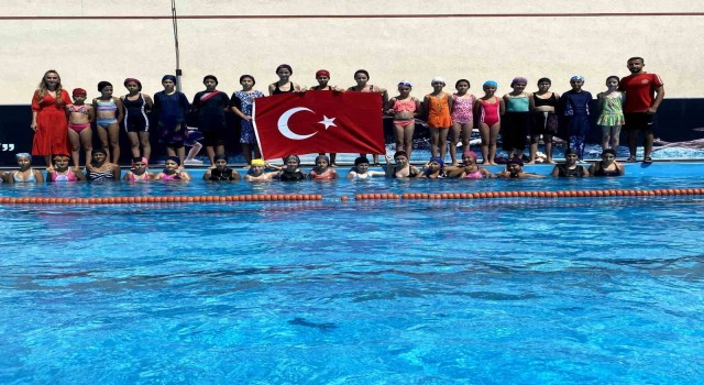 Yüzme bilmeyen 550 çocuğa eğitim