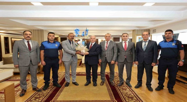 Zabıtalardan Başkan Sekmene ziyaret