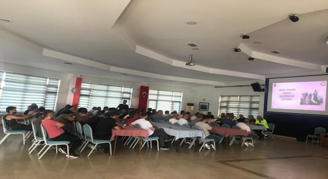 Zonguldakta okul servis araç sürücülerine bilgilendirme toplantısı